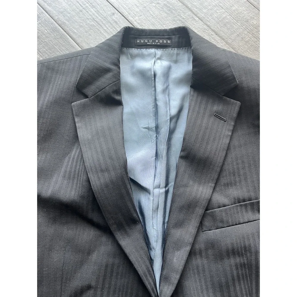 Hugo Boss Bertolucci Black Striped Men Sport Coat Jacket Size 44R Wool‎ USA Made